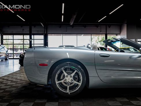 Used 2004 Chevrolet Corvette Convertible w/ Preferred Equipment Group RWD image 25