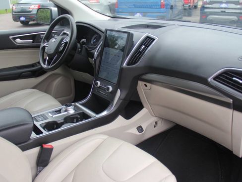 Certified 2022 Ford Edge Titanium image 19