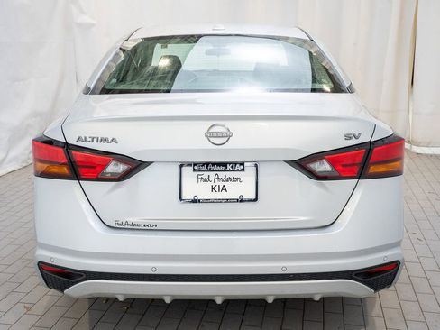 Used 2024 Nissan Altima 2.5 SV image 5