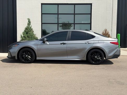 Used 2026 Toyota Camry SE FWD image 2