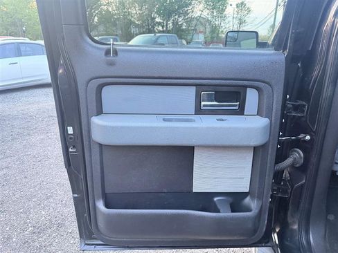 Used 2014 Ford F150 XLT w/ XLT Chrome Package image 13