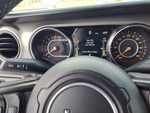 Used 2022 Jeep Gladiator Mojave AWD/4WD image 27