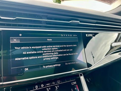 Used 2021 Audi Q8 Premium Plus AWD/4WD image 24