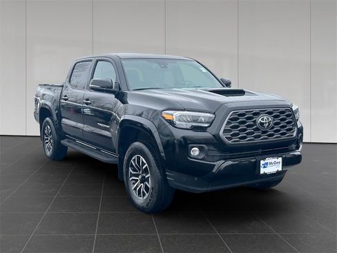 Used 2023 Toyota Tacoma TRD Sport w/ Technology Package image 7