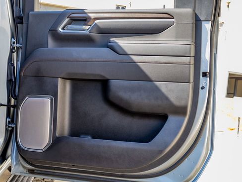 Used 2025 Chevrolet Silverado 2500 High Country w/ High Country Premium Package image 37