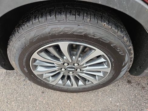 Used 2022 Lincoln Nautilus Reserve AWD/4WD image 27