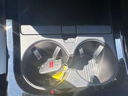 Used 2024 Toyota Prius LE FWD image 24