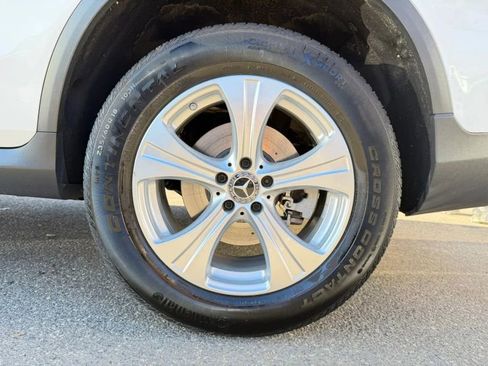 Used 2018 Mercedes-Benz GLC 300 4MATIC image 34