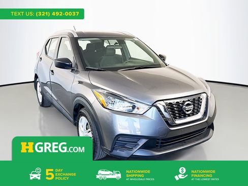 Used 2019 Nissan Kicks S image 1