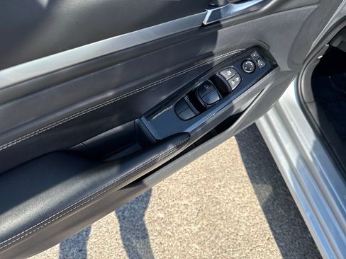 Used 2023 Nissan Altima 2.5 SL FWD image 11