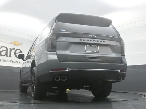 New 2025 Chevrolet Suburban Premier image 33