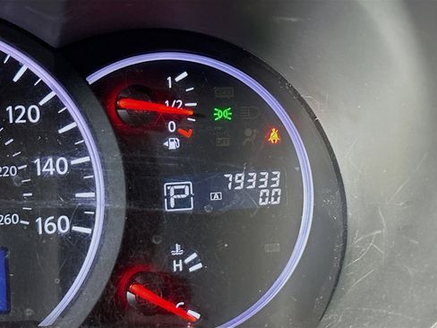 Used 2012 Nissan Quest SL image 18