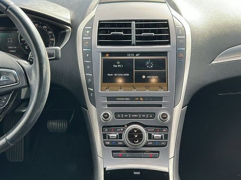 Used 2017 Lincoln MKZ Premiere image 11