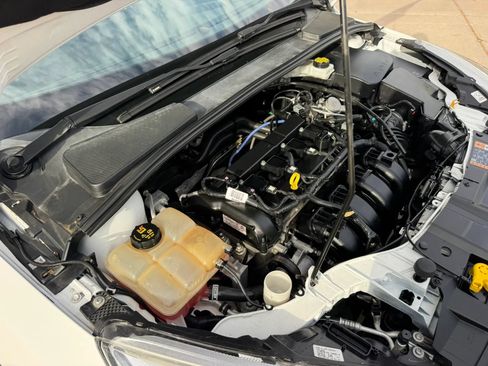 Used 2018 Ford Focus SE FWD image 38