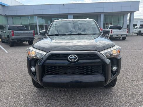 Used 2017 Toyota 4Runner SR5 Premium RWD image 2