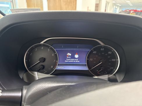 Used 2025 Nissan Frontier SV image 4