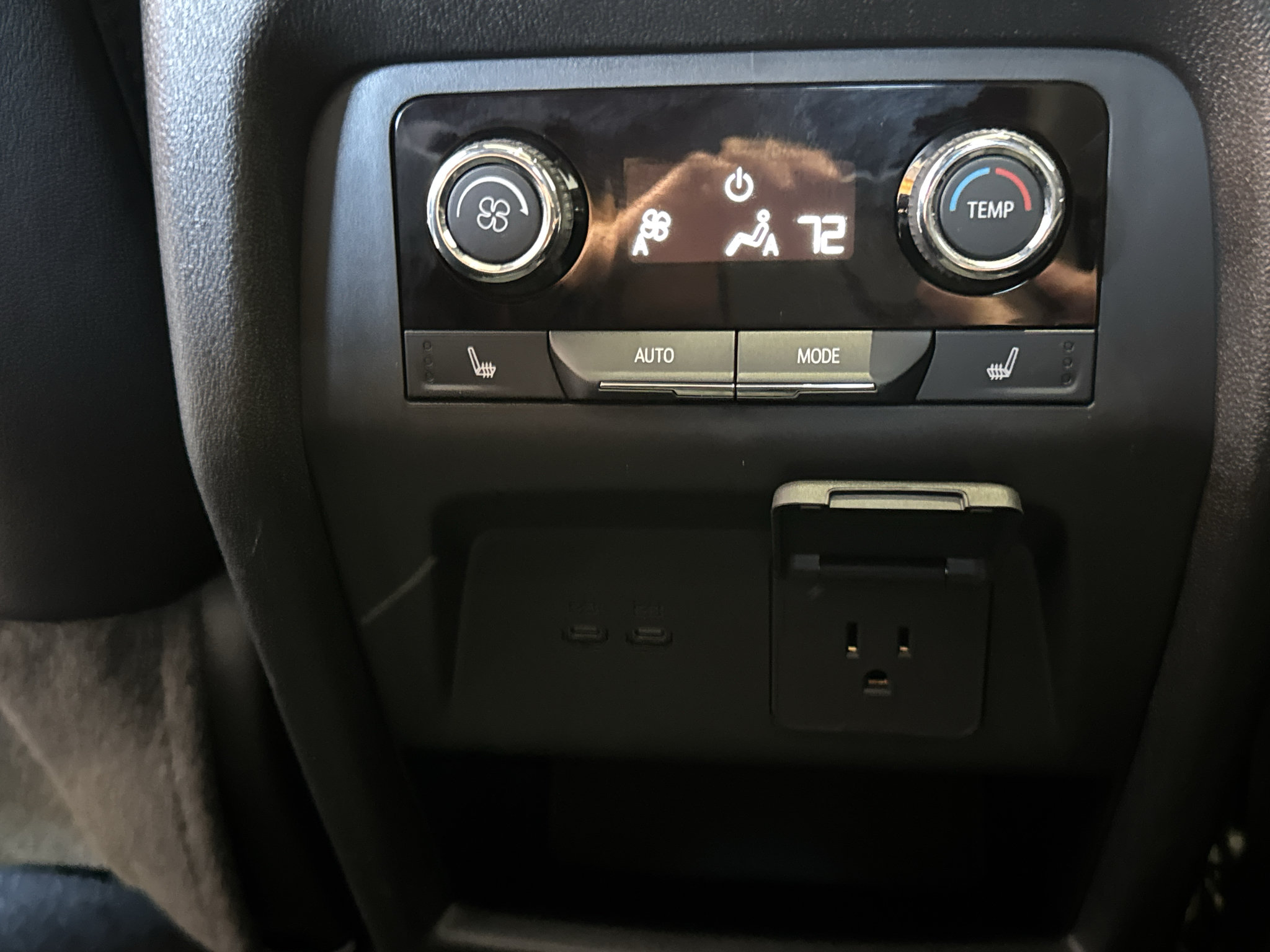 Used 2026 Chevrolet Traverse RS AWD/4WD image 14