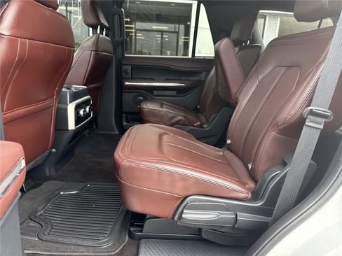 Certified 2022 Ford Expedition Limited image 5