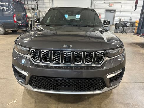 Used 2022 Jeep Grand Cherokee Summit AWD/4WD image 38