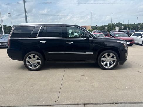 Used 2015 Cadillac Escalade Premium AWD/4WD image 4
