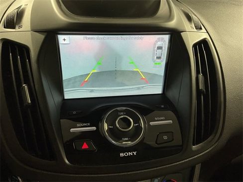 Used 2019 Ford Escape Titanium image 3