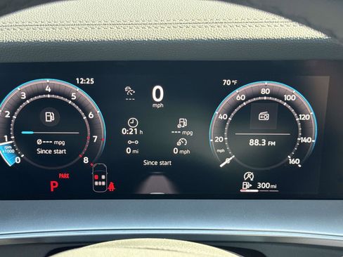 New 2026 Volkswagen Tiguan SE R-Line FWD image 26