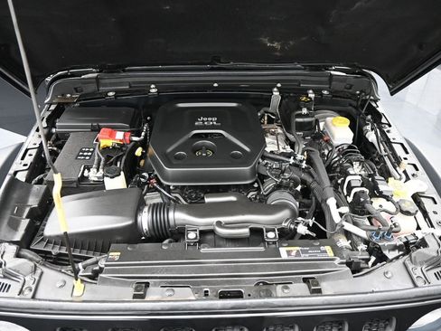 Used 2021 Jeep Wrangler Unlimited Rubicon image 12