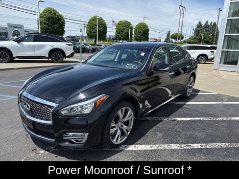 Used 2018 INFINITI Q70 L 3.7 AWD/4WD image 12