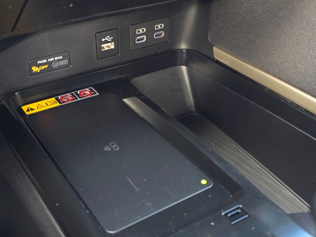 Used 2025 Toyota Camry LE FWD image 38