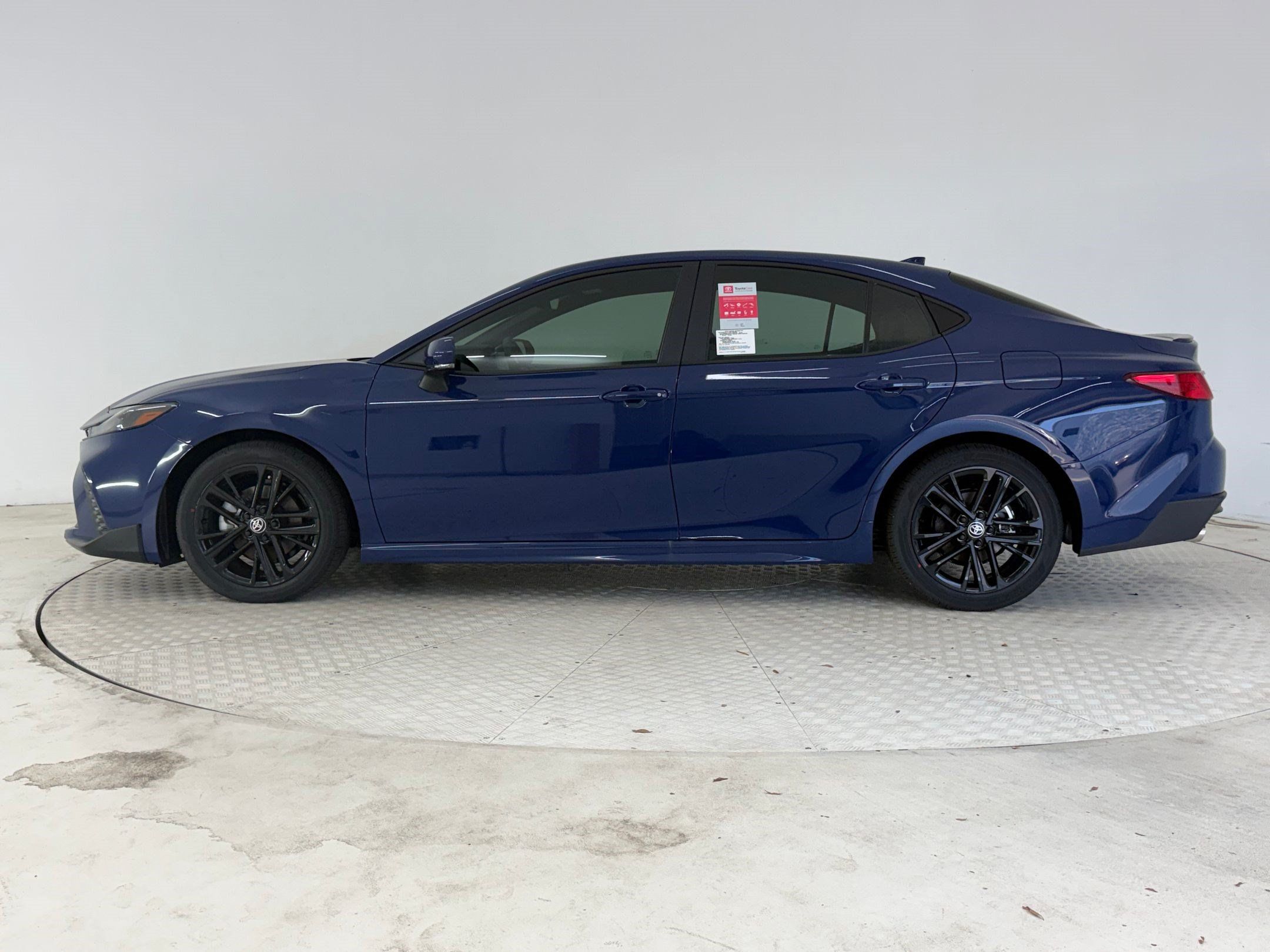 Used 2026 Toyota Camry SE w/ Convenience Package FWD image 2