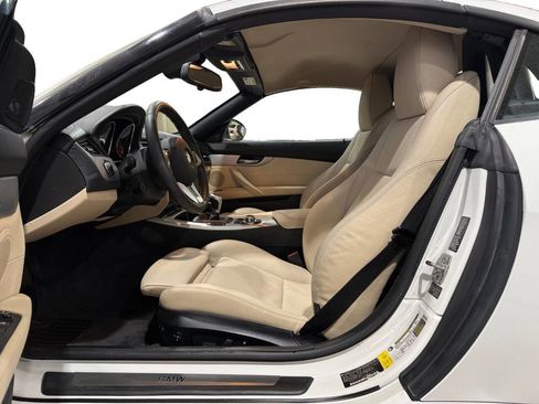 Used 2009 BMW Z4 sDrive35i image 10