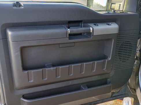 Used 2011 Ford F350 Lariat w/ Lariat Interior Pkg image 11