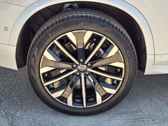 Certified 2026 Volvo XC90 B6 Plus AWD/4WD image 9