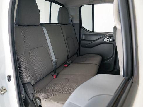 Used 2019 Nissan Frontier SV image 29