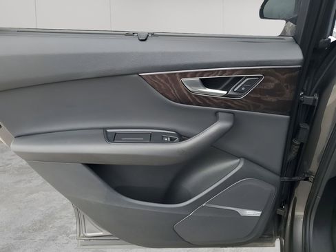 Used 2020 Audi Q7 3.0T Prestige image 17