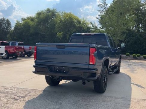 Used 2025 Chevrolet Silverado 2500 LT w/ Trail Boss Package AWD/4WD image 8
