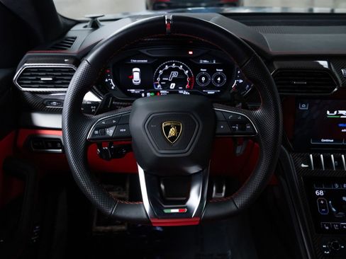 Used 2022 Lamborghini Urus image 12