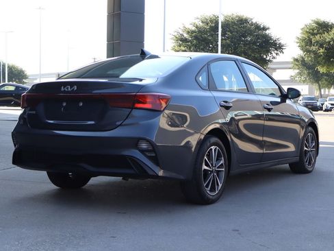 Used 2024 Kia Forte LXS w/ LXS Technology Package FWD image 3