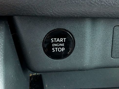 Used 2024 Nissan Rogue SV AWD/4WD image 33