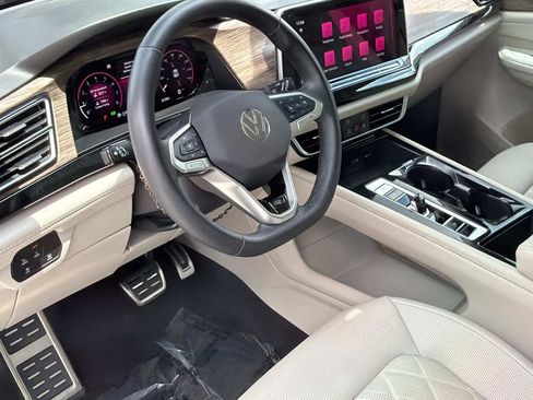 Used 2025 Volkswagen Atlas SEL Premium R-Line AWD/4WD image 33