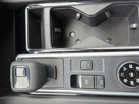 Certified 2024 Nissan Pathfinder SV image 28