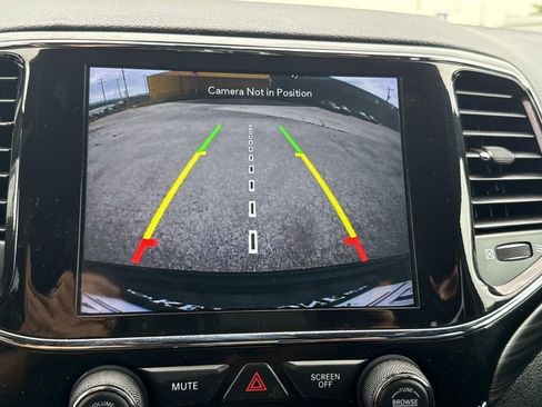 Used 2022 Jeep Grand Cherokee Laredo E image 15