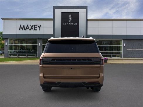 New 2026 Lincoln Navigator L Black Label AWD/4WD image 28