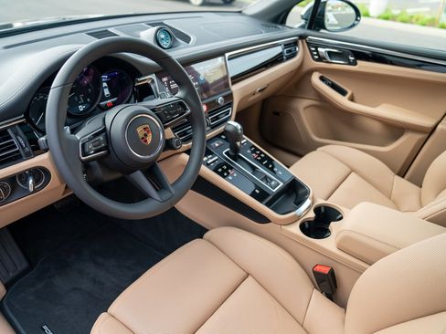 New 2026 Porsche Macan image 4