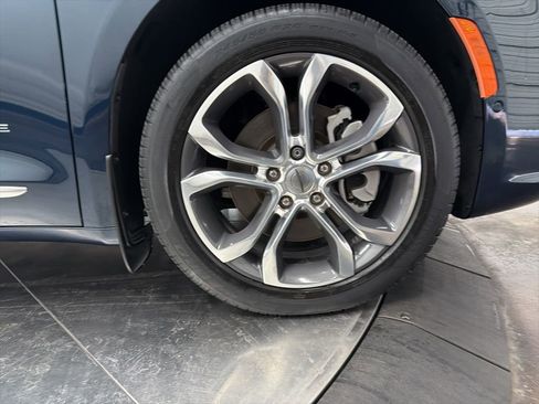 Used 2023 Chrysler Pacifica Pinnacle image 9