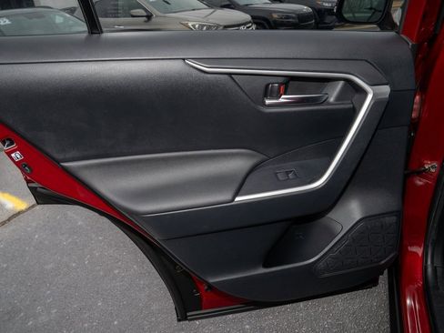 Used 2019 Toyota RAV4 XLE image 11
