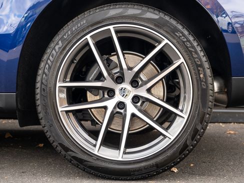 Certified 2026 Porsche Macan AWD/4WD image 13