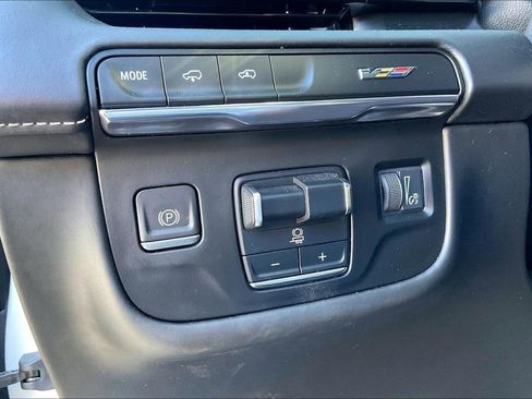 Used 2024 Cadillac Escalade ESV V w/ Heavy-Duty Trailer Package image 34