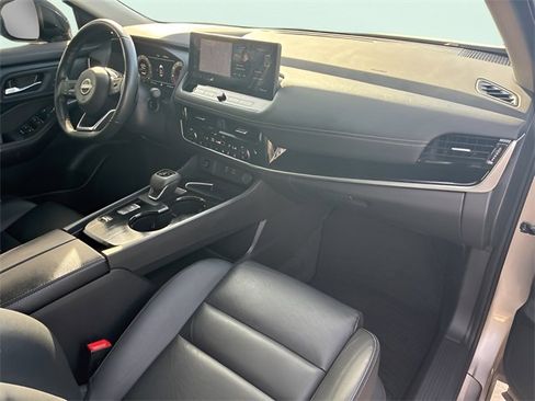 Used 2024 Nissan Rogue SL w/ SL Premium Package image 13
