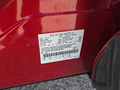 Used 2024 Ford Edge Titanium image 38